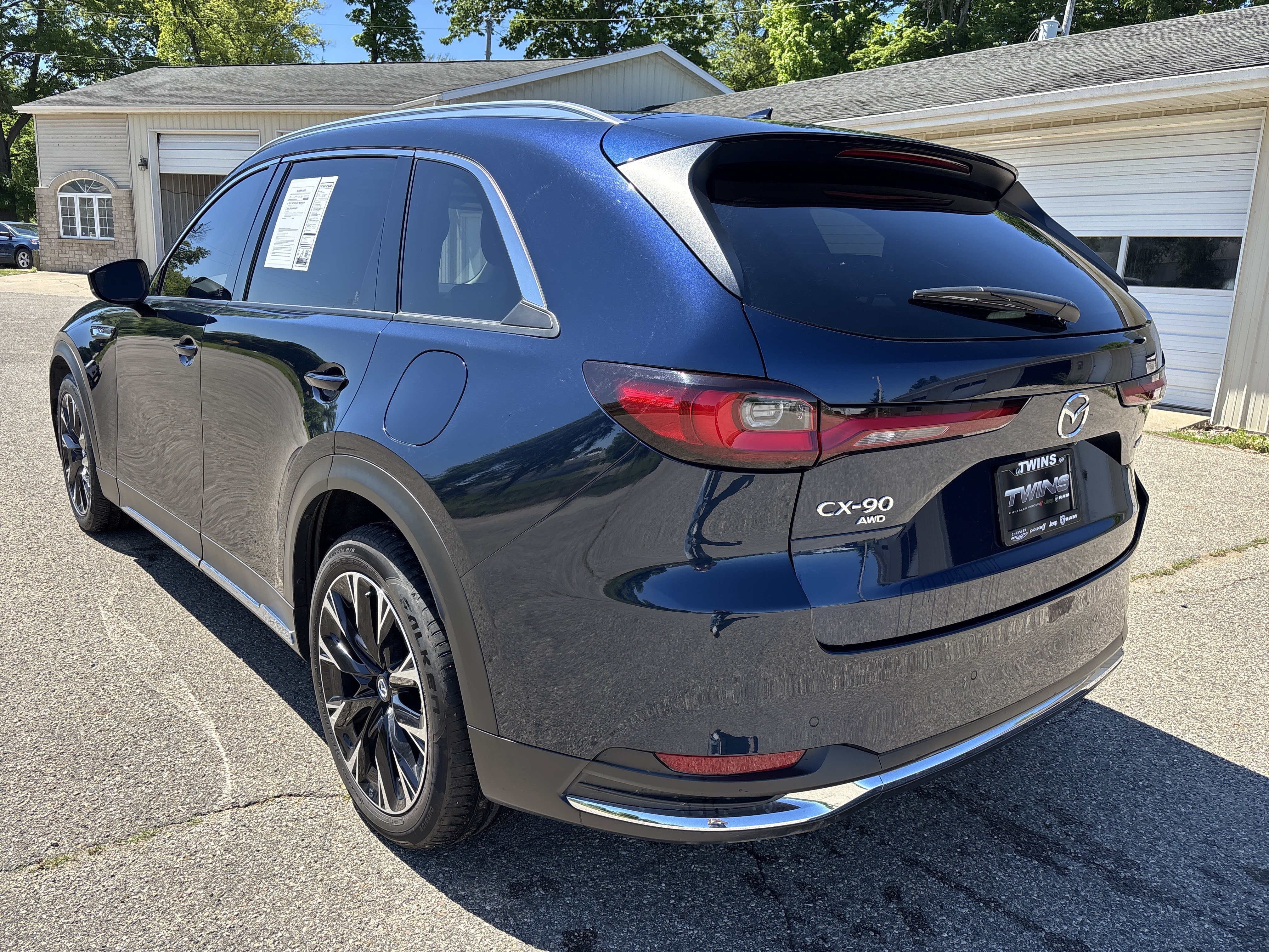 Used 2024 MAZDA CX-90 Plug-In Hybrid w/ Premium Pkg AWD/4WD image 9