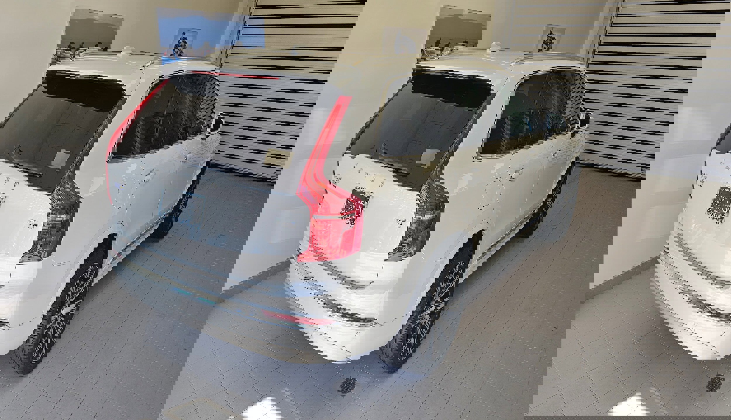 Certified 2022 Volvo XC90 T6 Inscription w/ Climate Package image 5