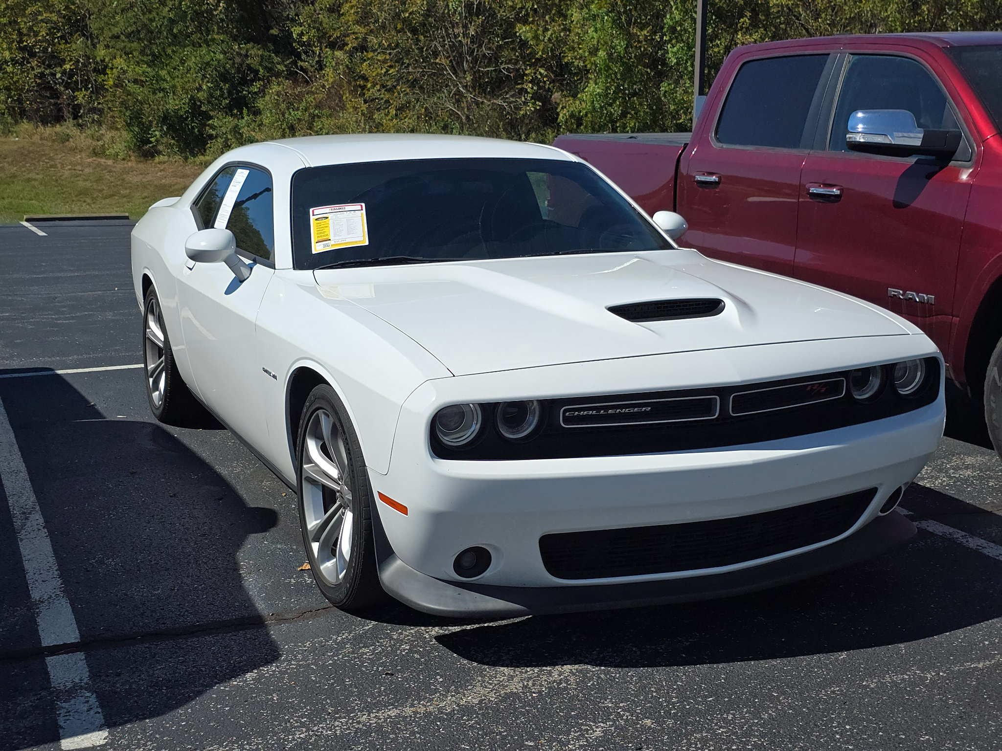 Used 2022 Dodge Challenger R/T RWD image 1
