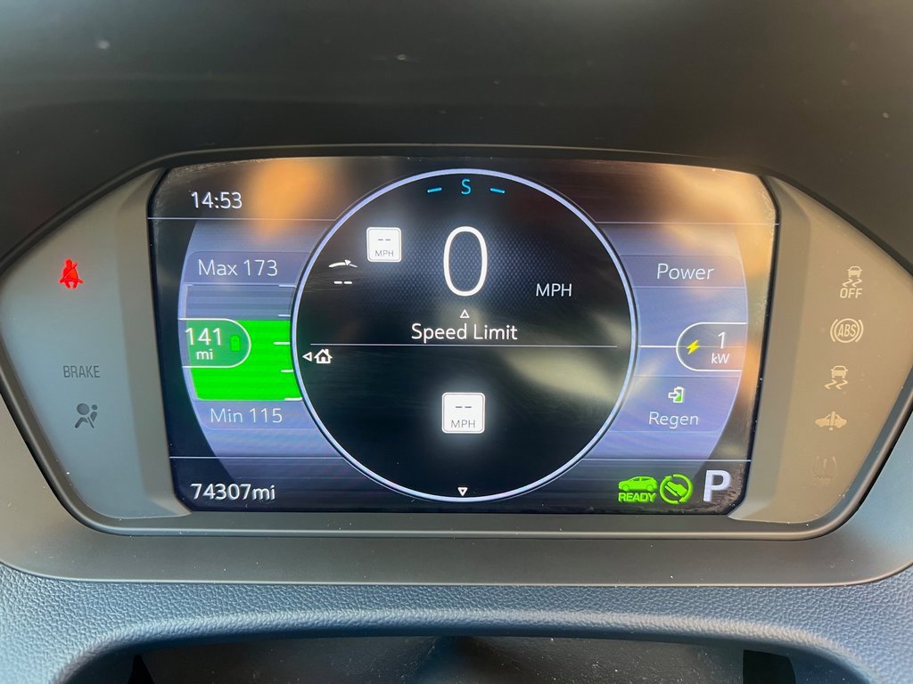 Used 2023 Chevrolet Bolt EUV Premier w/ Sun & Sound Package image 5