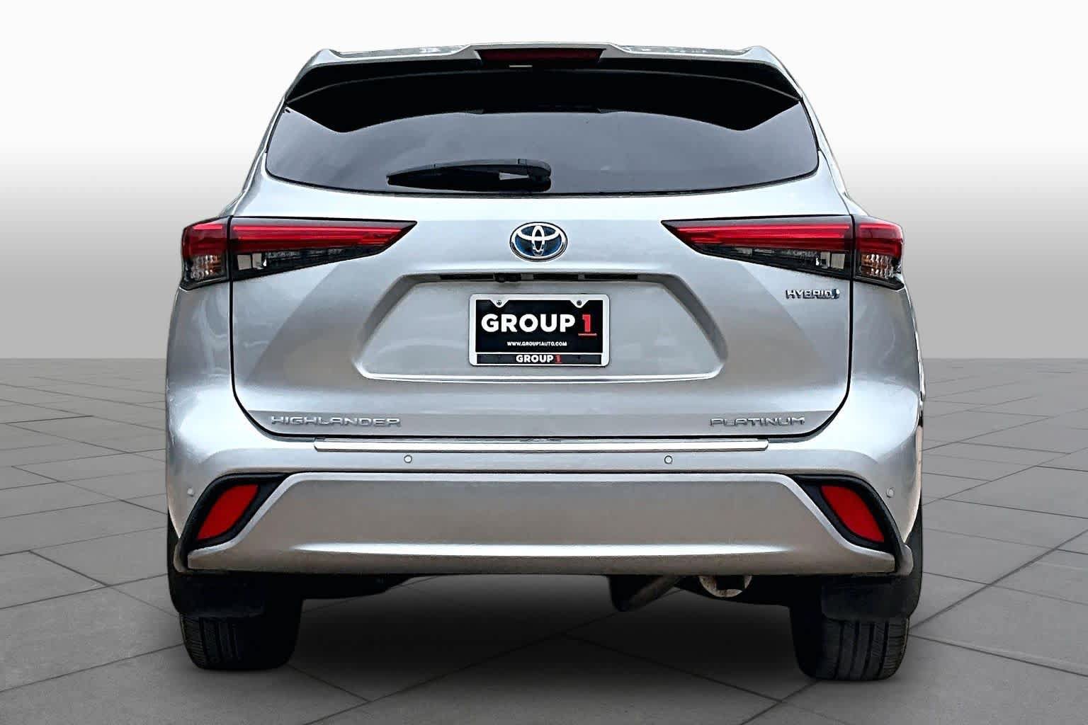 Used 2021 Toyota Highlander Platinum FWD image 5