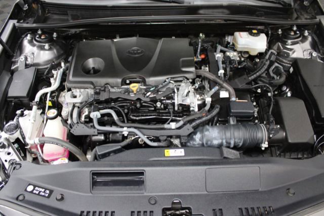 Used 2019 Toyota Camry XLE FWD image 32
