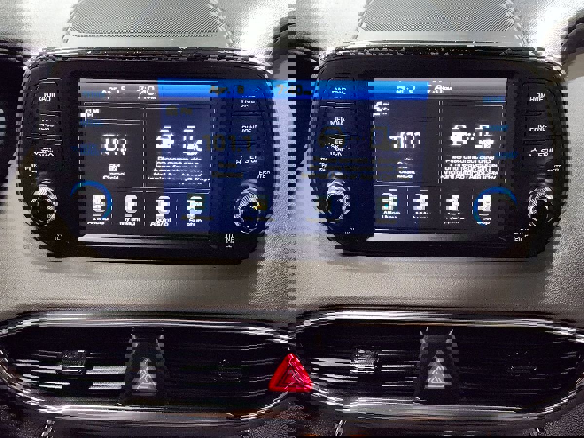 Used 2019 Hyundai Santa Fe SE image 35