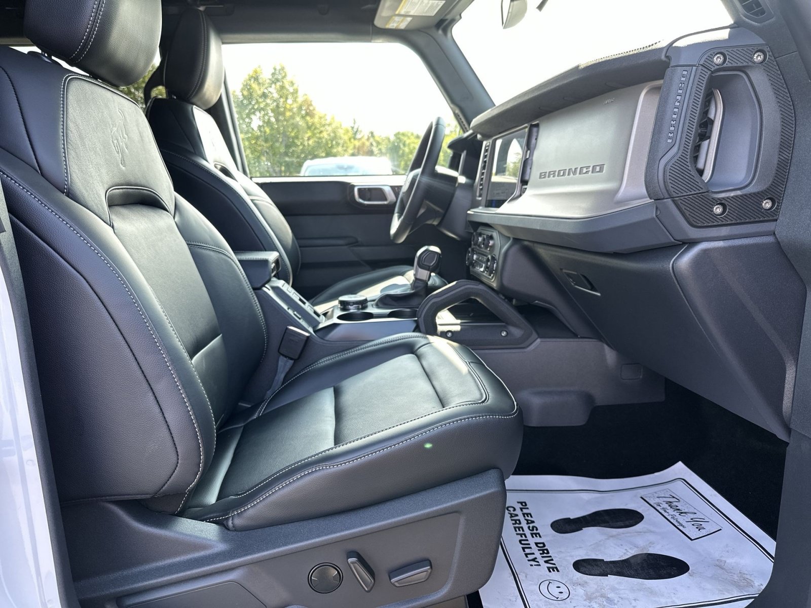 New 2025 Ford Bronco Outer Banks w/ Sasquatch Package AWD/4WD image 27