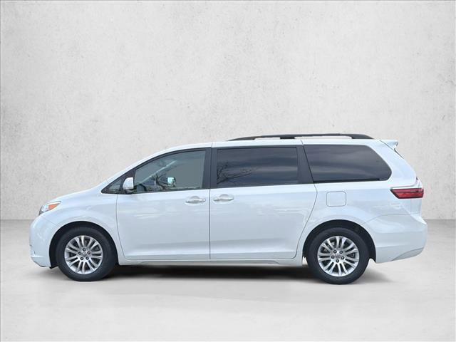 Used 2017 Toyota Sienna XLE Premium image 9