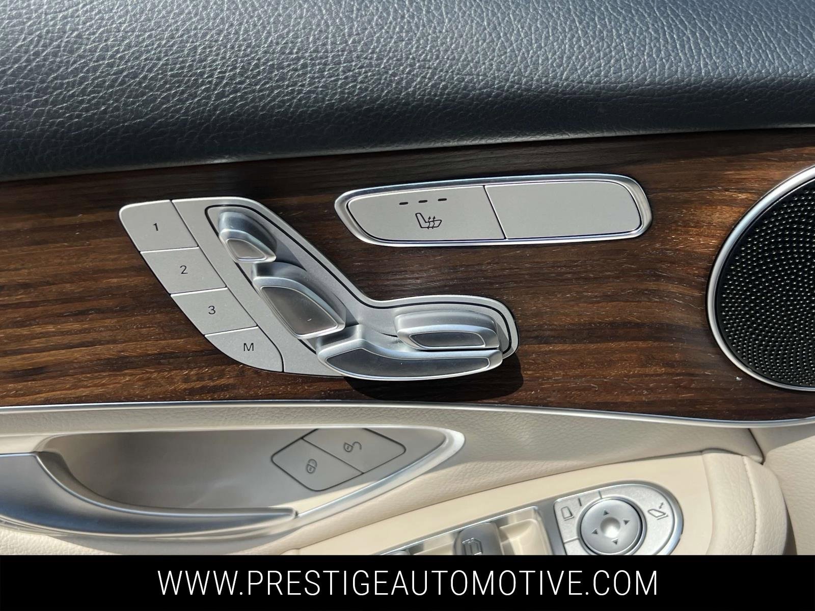 Used 2022 Mercedes-Benz GLC 300 GLC 300 w/ Premium Package Lite image 18