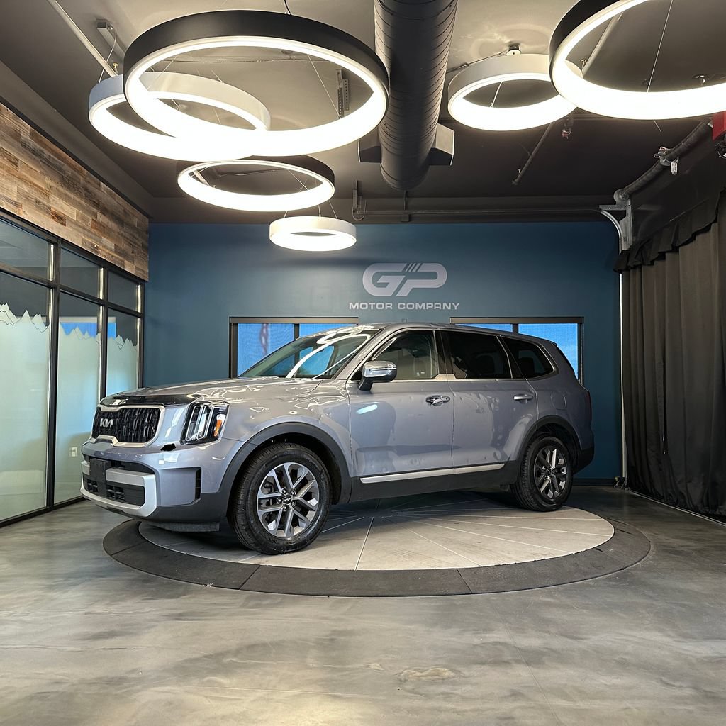 Used 2024 Kia Telluride LX AWD/4WD image 7