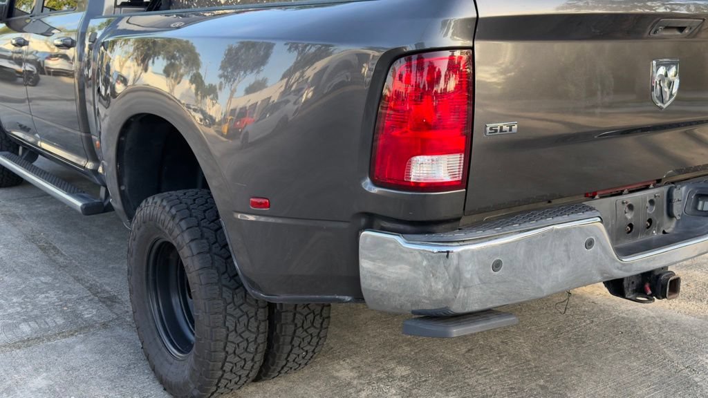 Used 2018 RAM 3500 SLT AWD/4WD image 11