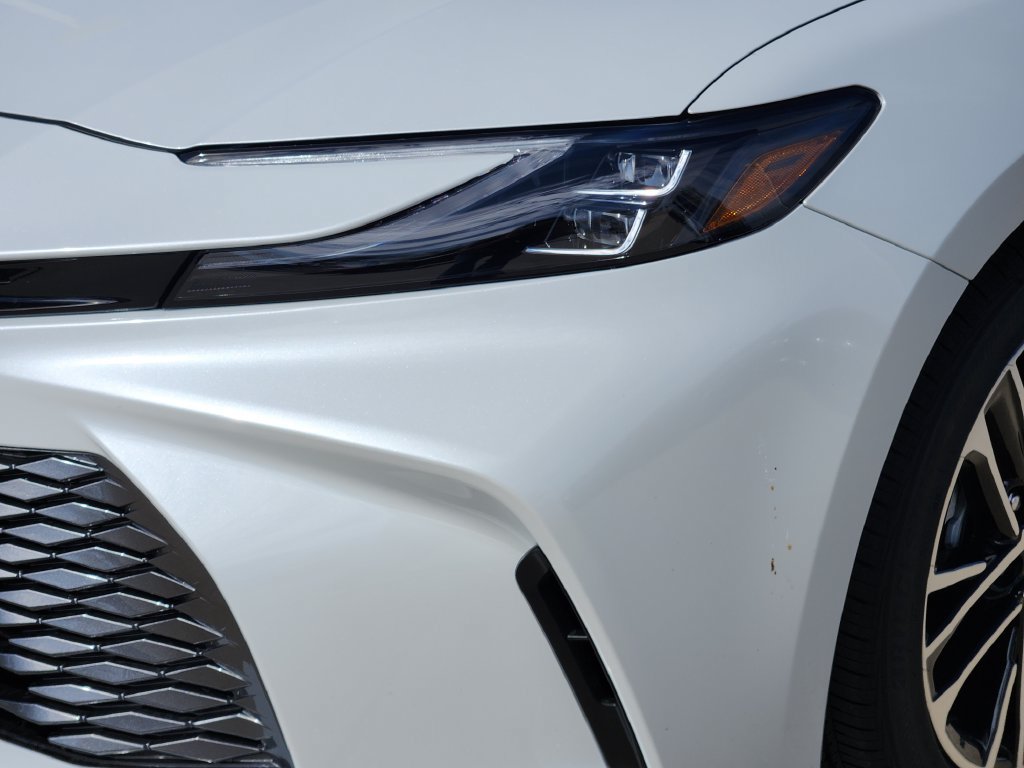 New 2026 Toyota Camry Hybrid FWD image 11