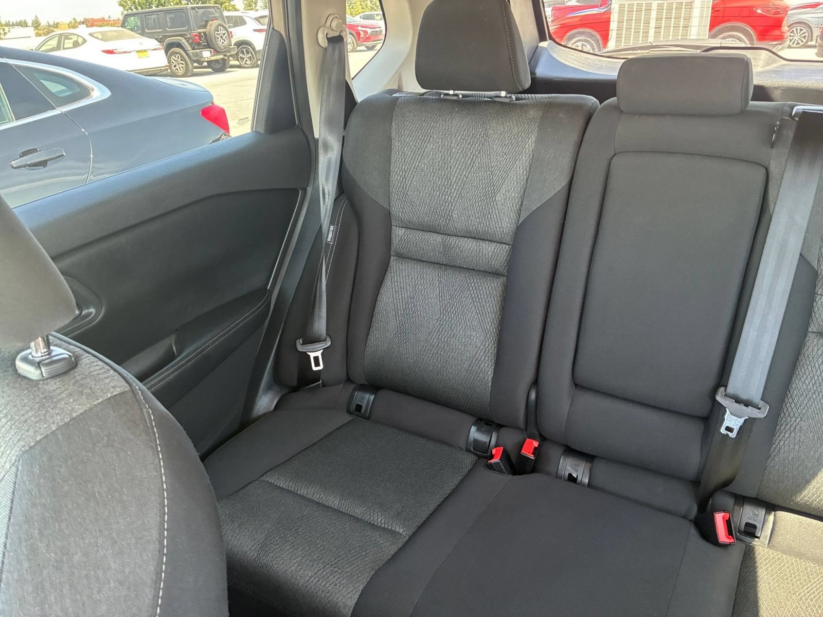 Used 2025 Nissan Rogue SV FWD image 40