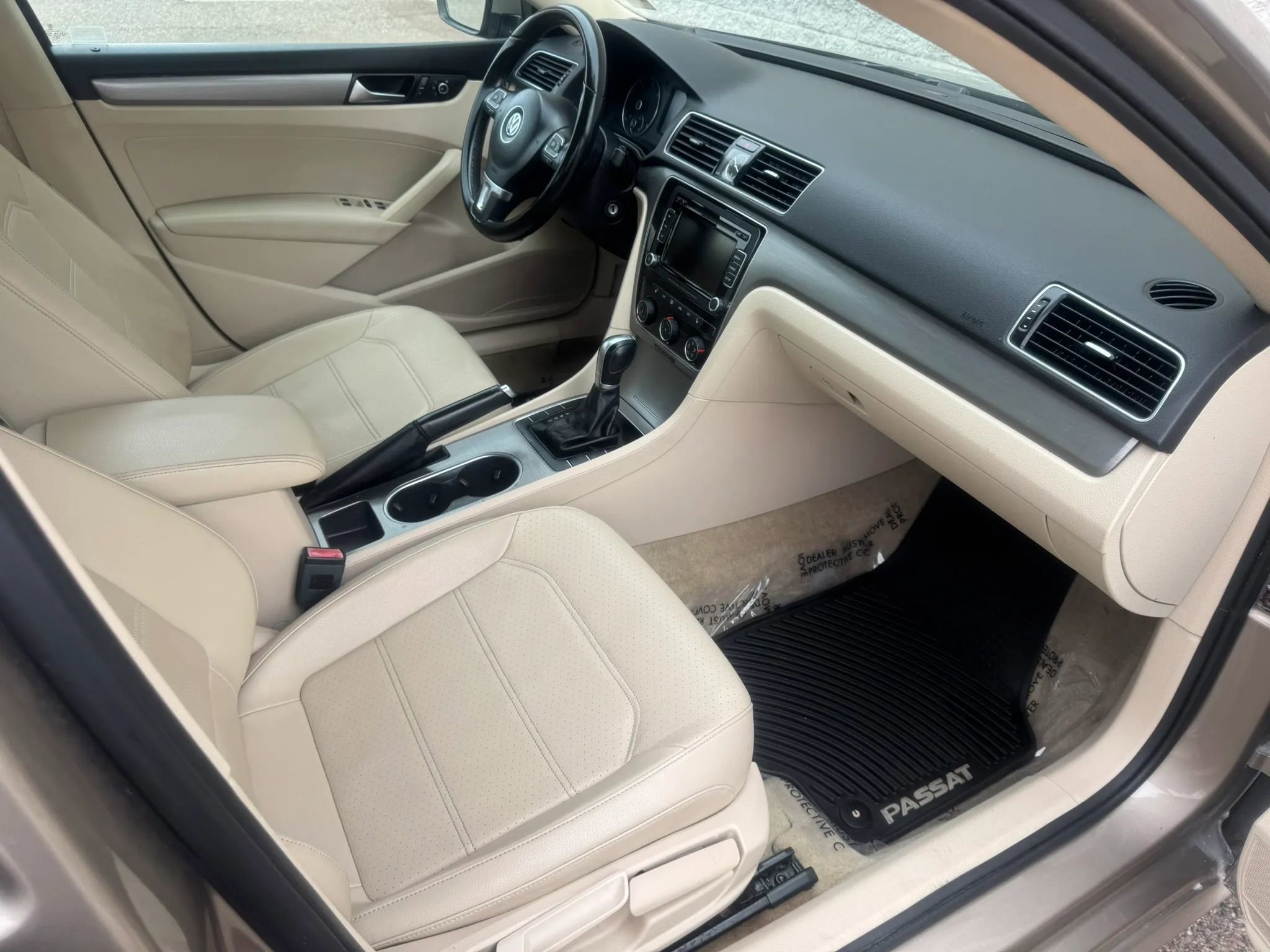 Used 2015 Volkswagen Passat TDI SE FWD image 14