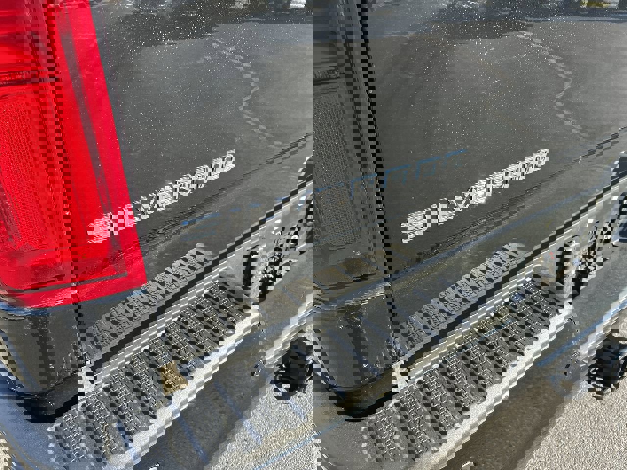 Used 2022 Chevrolet Silverado 2500 High Country w/ Z71 Off-Road Package image 11