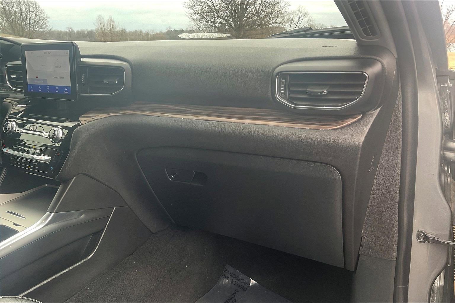 Used 2023 Ford Explorer Limited AWD/4WD image 15