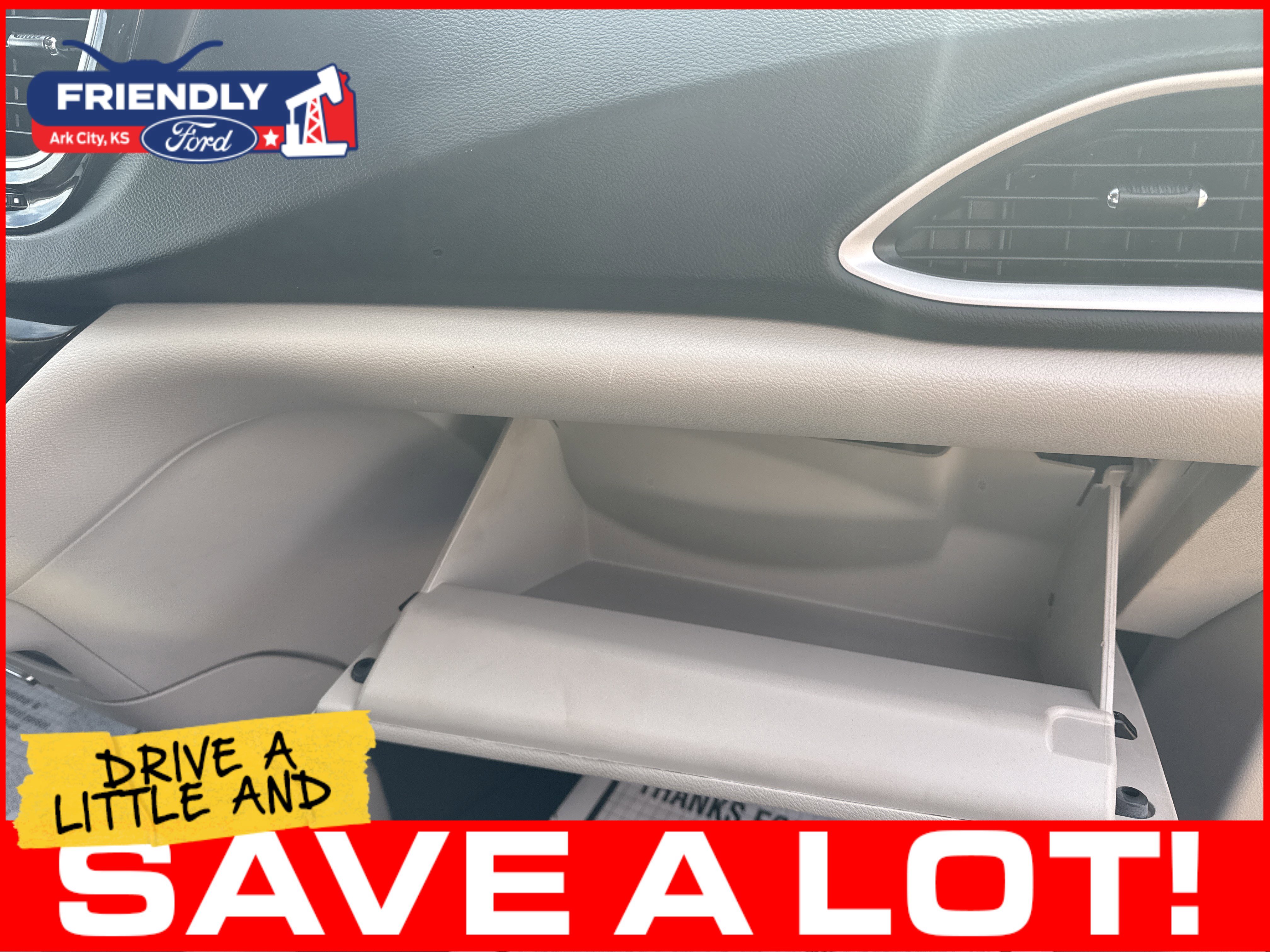 Used 2023 Chrysler Voyager LX FWD image 24