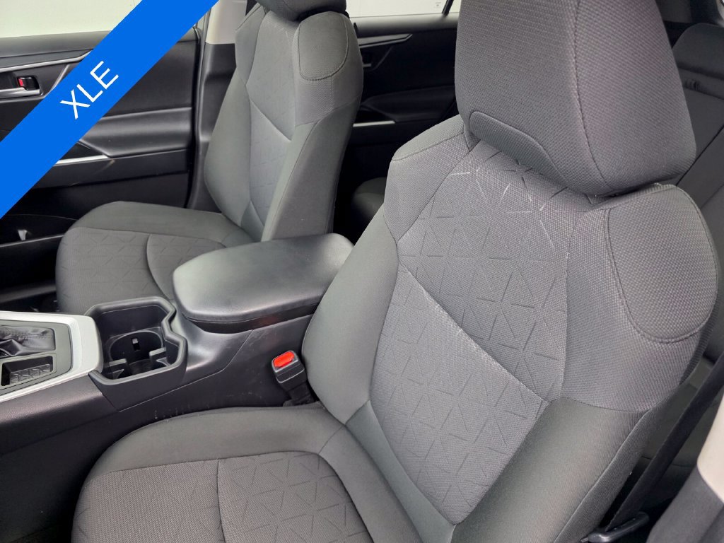 Used 2025 Toyota RAV4 XLE w/ Convenience Package FWD image 11