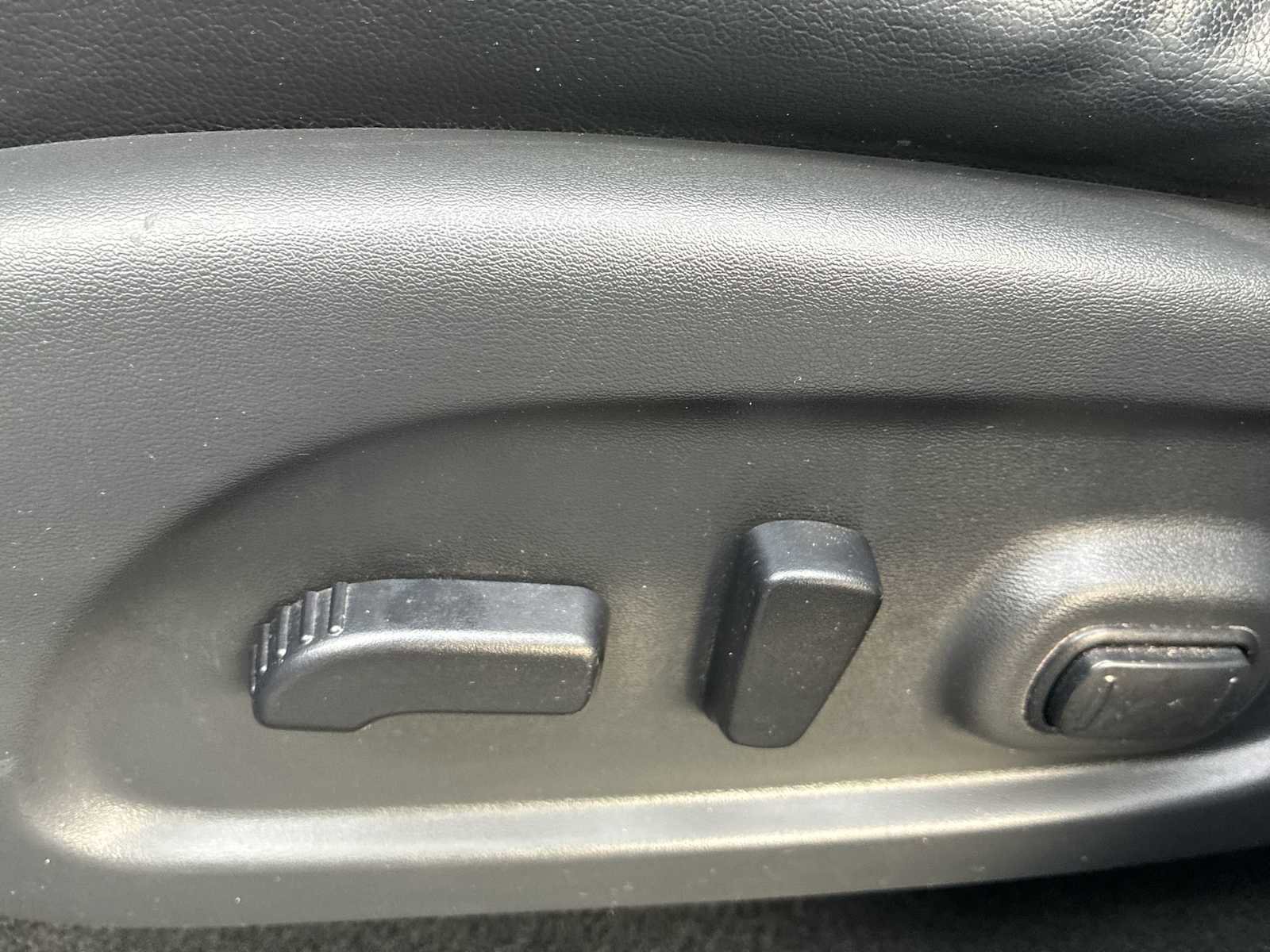 Used 2020 Nissan Pathfinder SL image 14