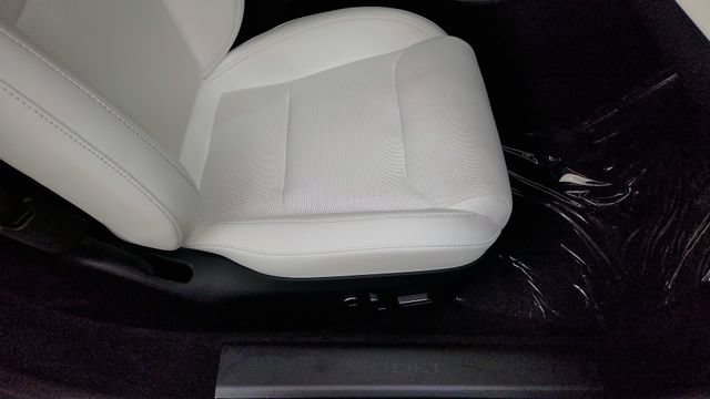 Used 2024 Tesla Model S AWD/4WD image 35