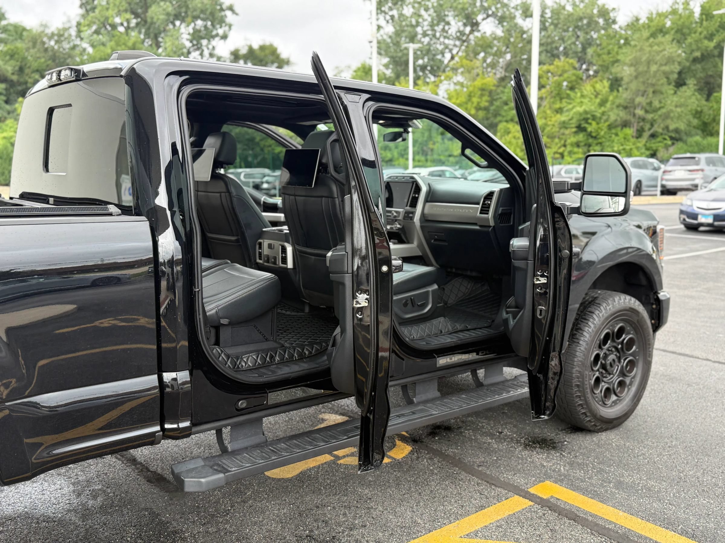Used 2022 Ford F250 Lariat w/ Lariat Ultimate Package AWD/4WD image 13