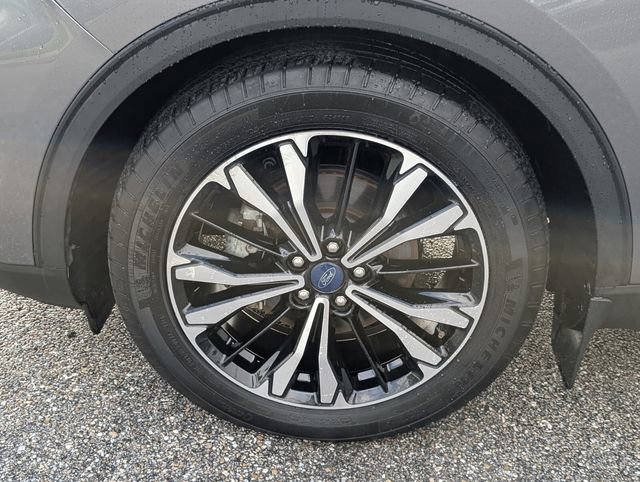 Certified 2021 Ford Escape SE w/ SE Sport Appearance Package image 4