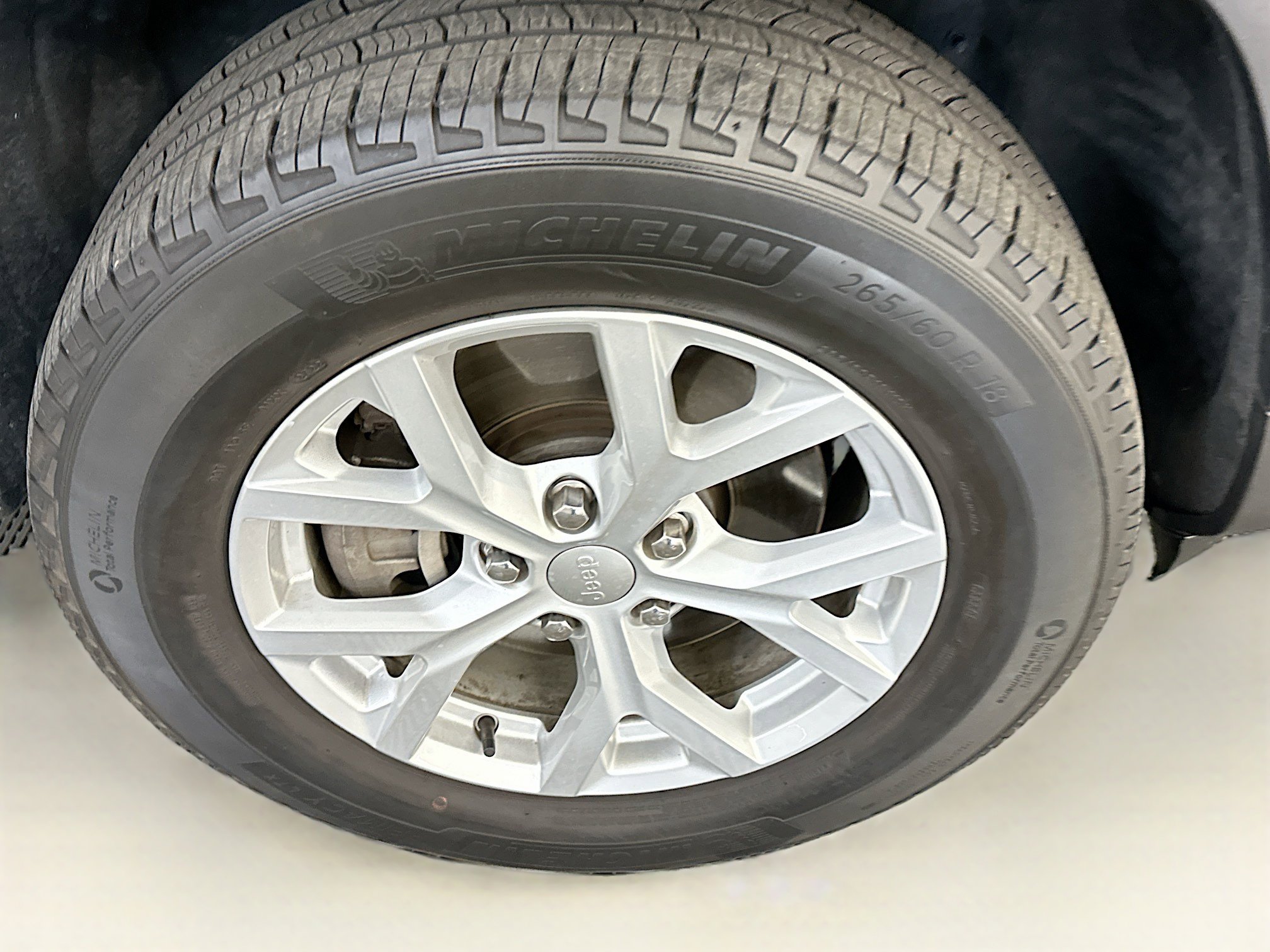 Used 2023 Jeep Grand Cherokee L Limited image 11