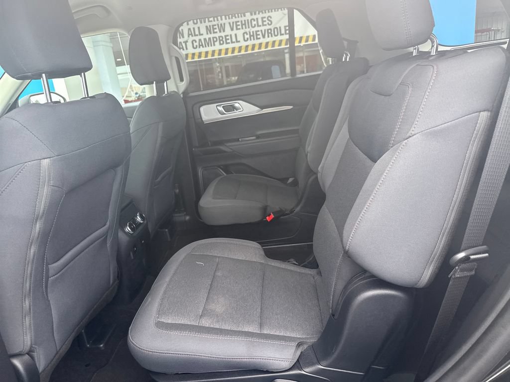 Used 2025 Ford Explorer Active AWD/4WD image 28