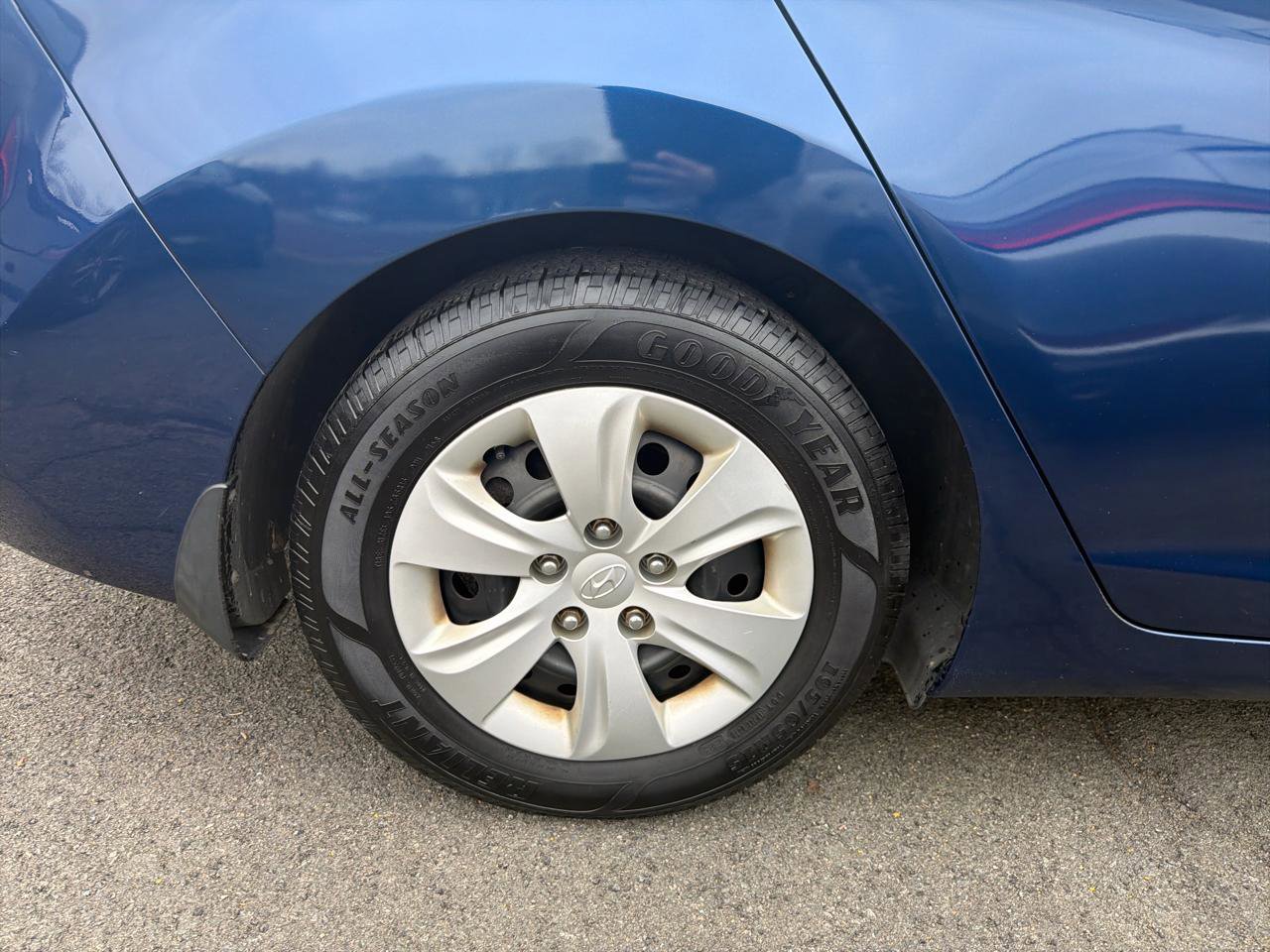 Used 2016 Hyundai Elantra SE image 5