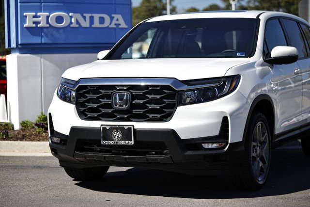 Used 2023 Honda Passport EX-L image 2