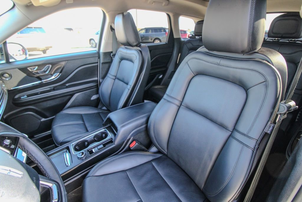 Used 2025 Lincoln Corsair Reserve w/ Equipment Group 202A AWD/4WD image 16