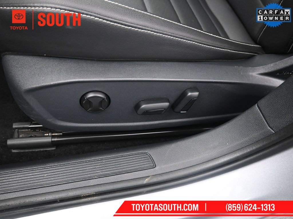 Used 2024 Volkswagen Jetta SE image 24