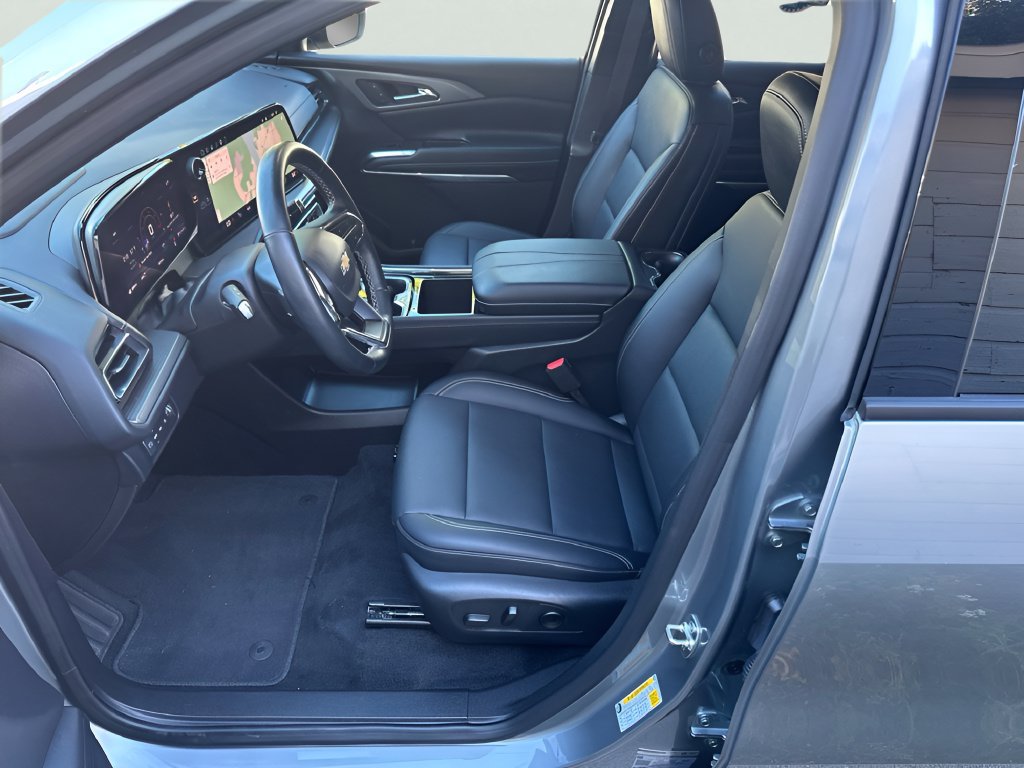 Used 2026 Chevrolet Traverse LT AWD/4WD image 17