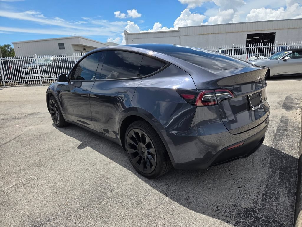 Used 2022 Tesla Model Y Long Range AWD/4WD image 11