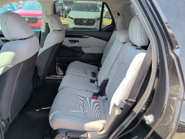 Used 2023 Honda Pilot LX image 13