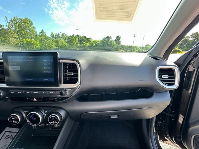 Used 2022 Hyundai Venue SEL w/ Cargo Package FWD image 16