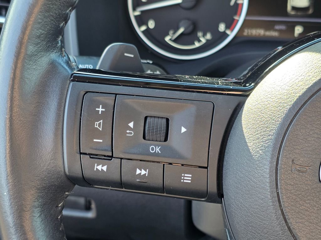 Used 2023 Nissan Rogue SV w/ SV Premium Package image 18