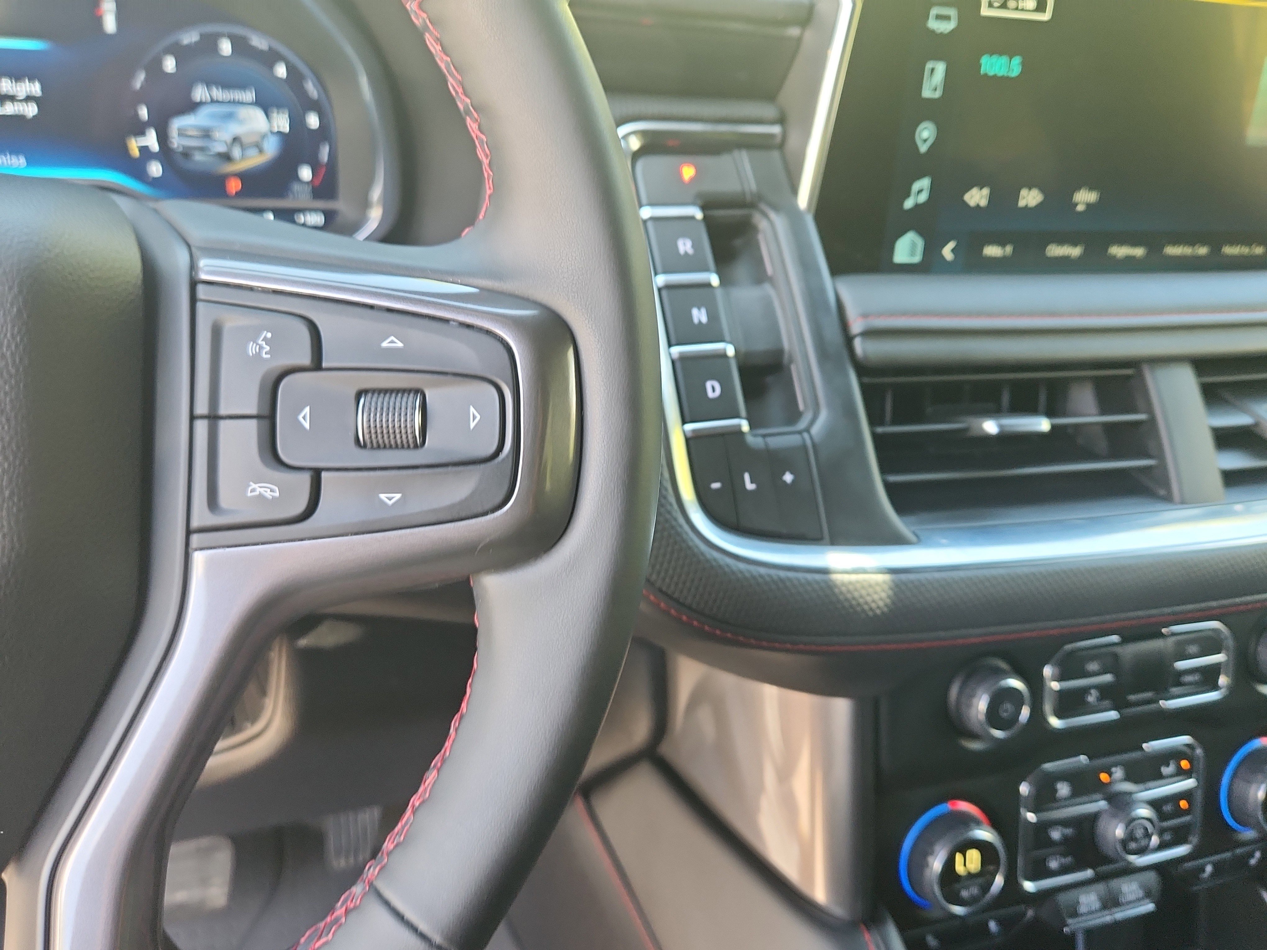 Used 2024 Chevrolet Tahoe RST w/ Luxury Package AWD/4WD image 23
