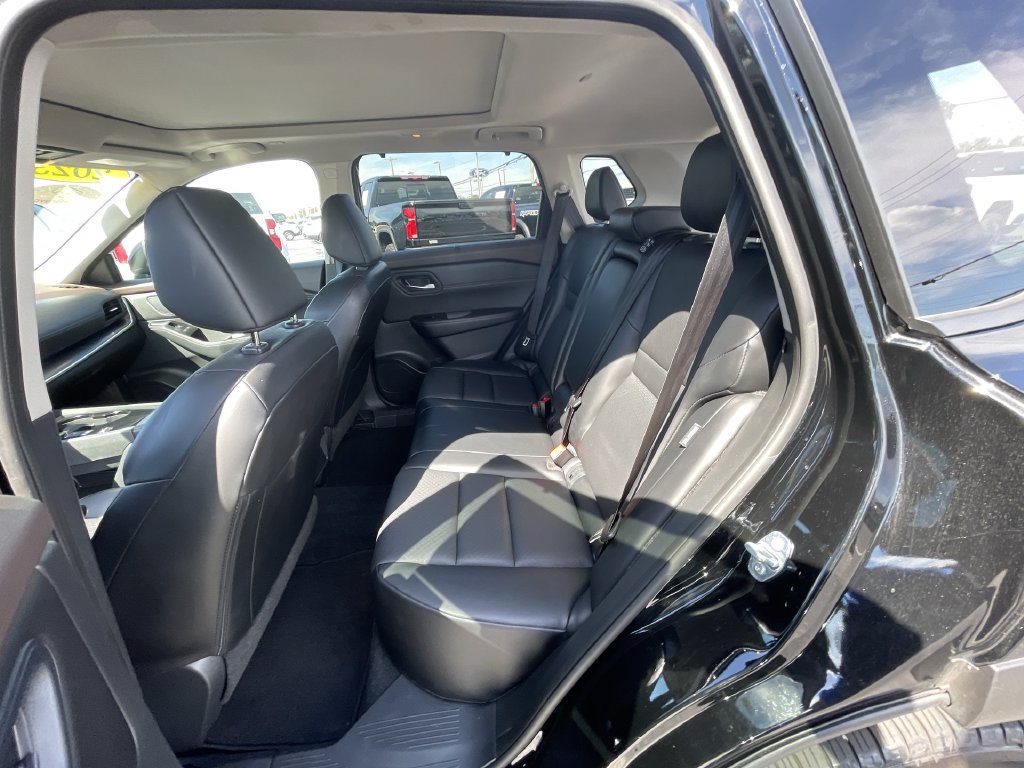 Used 2023 Nissan Rogue SV w/ SV Premium B Package FWD image 26