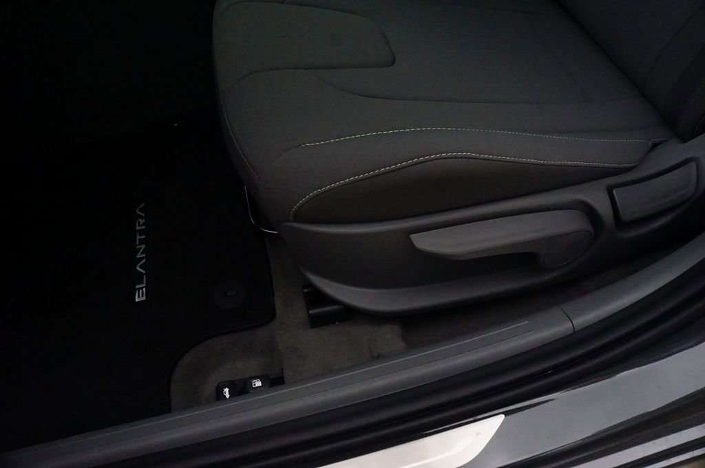 New 2026 Hyundai Elantra Sport image 18