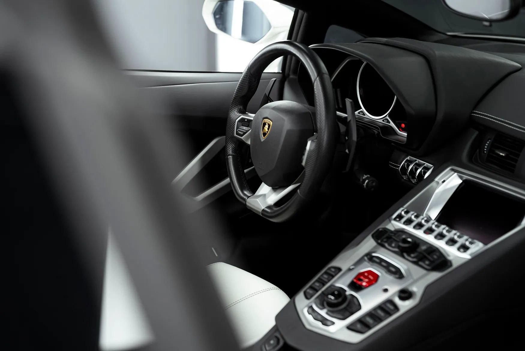 Used 2016 Lamborghini Aventador LP 700-4 image 22