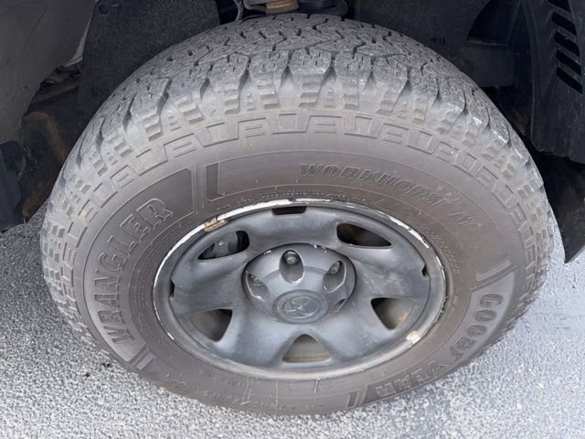 Used 2020 Toyota Tacoma SR image 25