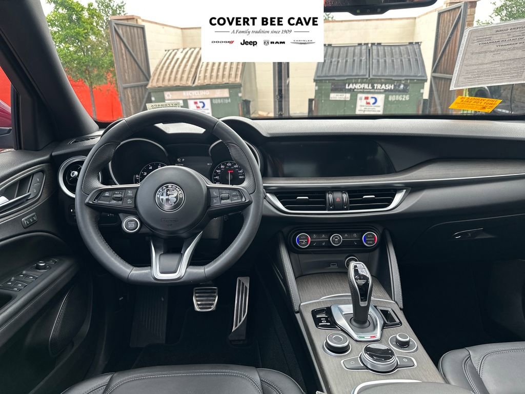 Used 2023 Alfa Romeo Stelvio Ti image 22