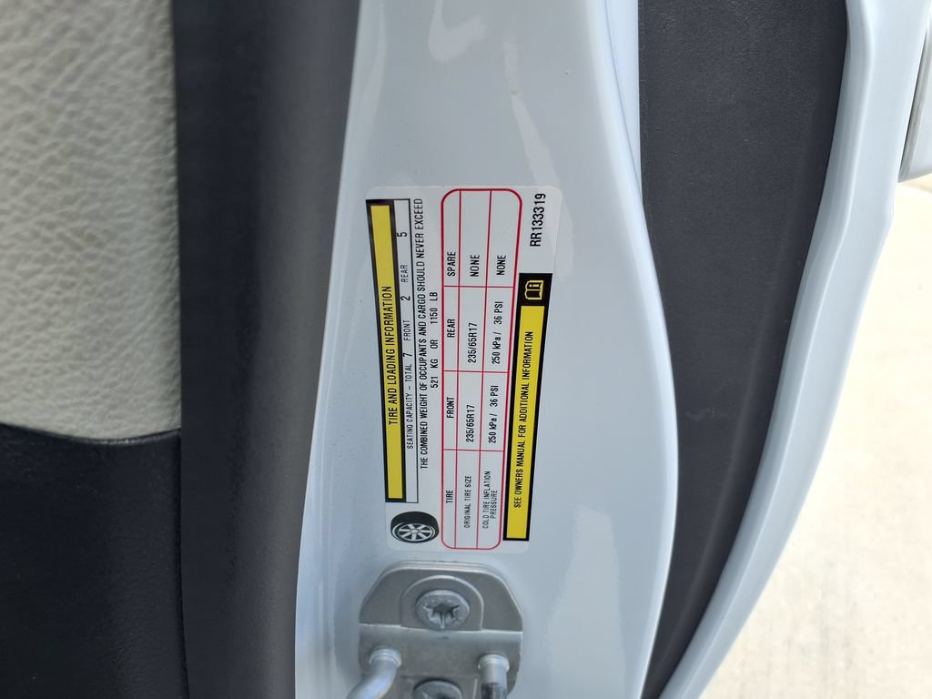 Used 2024 Chrysler Pacifica Touring-L FWD image 35