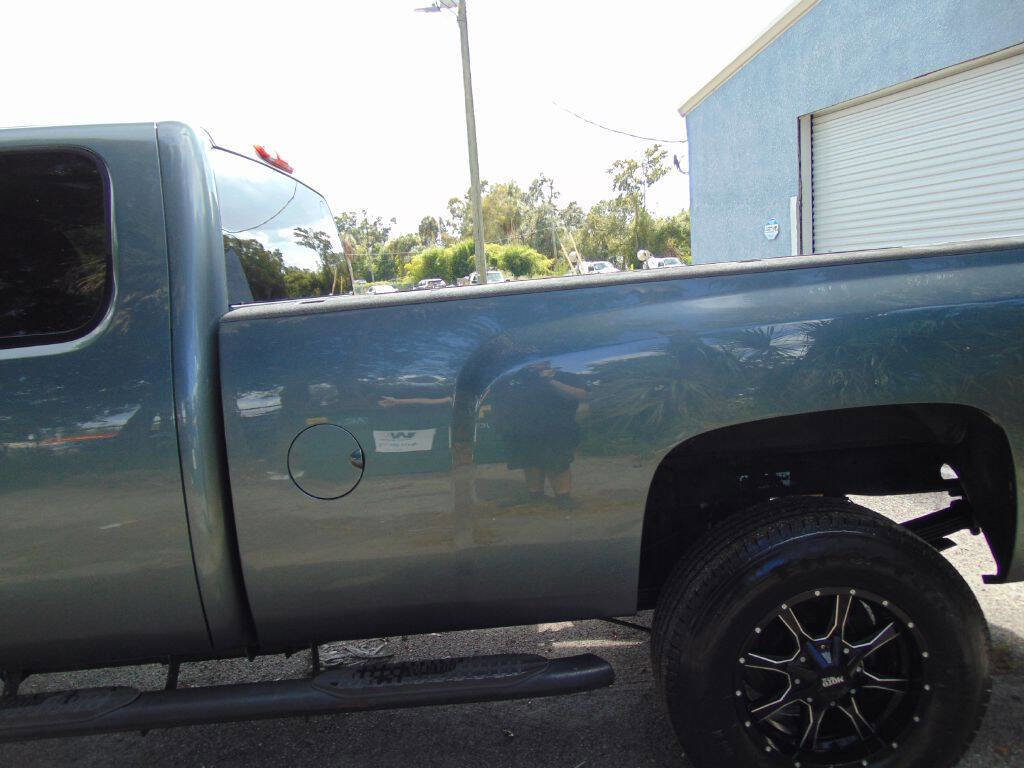 Used 2013 Chevrolet Silverado 2500 LT w/ Interior Plus Package image 10