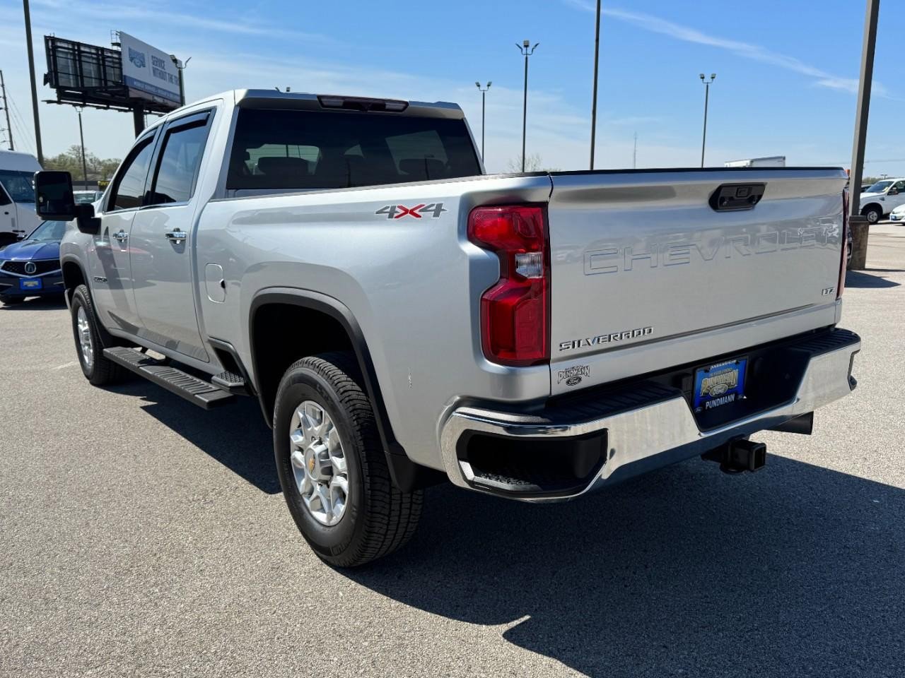 Used 2023 Chevrolet Silverado 2500 LTZ w/ Gooseneck/5TH Wheel Package image 5