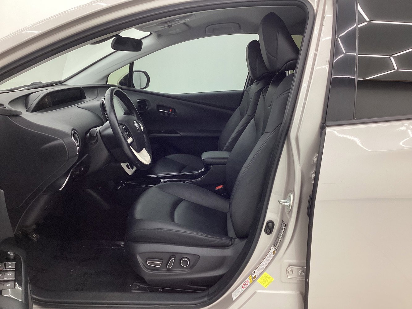 Used 2017 Toyota Prius Prime Premium w/ Carpet Mat Package image 14