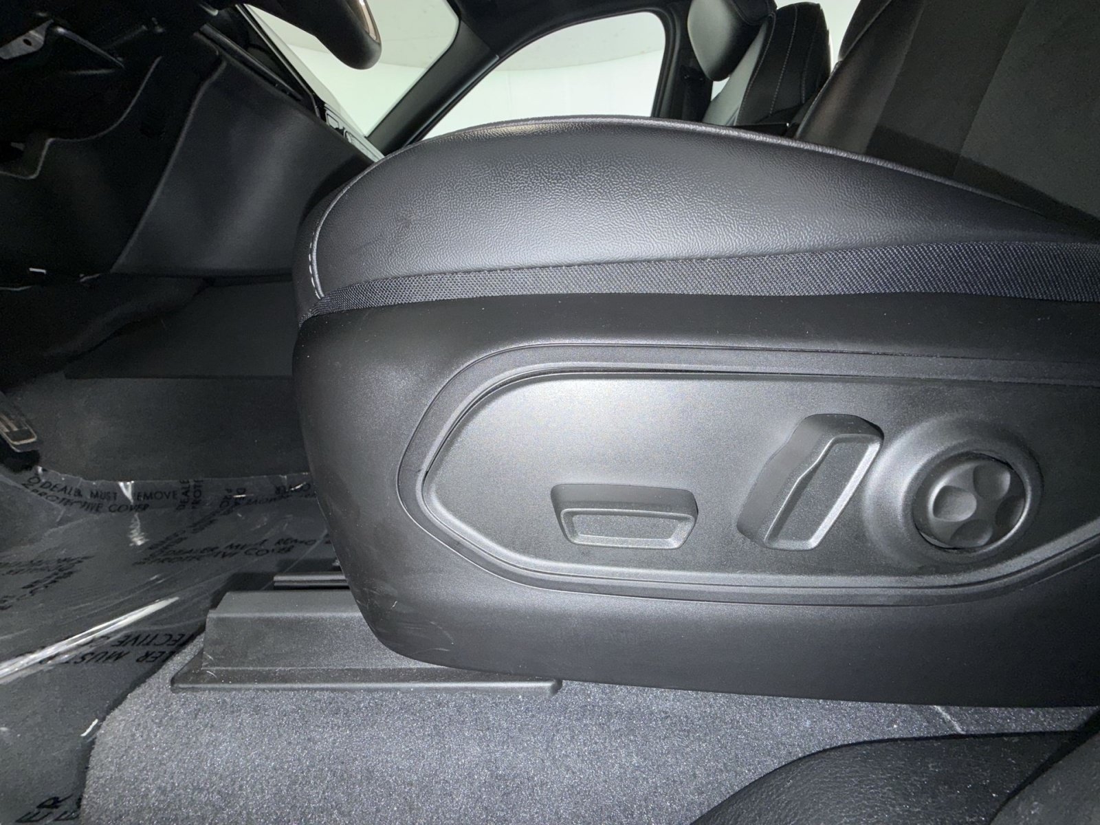 Used 2025 Jeep Grand Cherokee Altitude AWD/4WD image 14