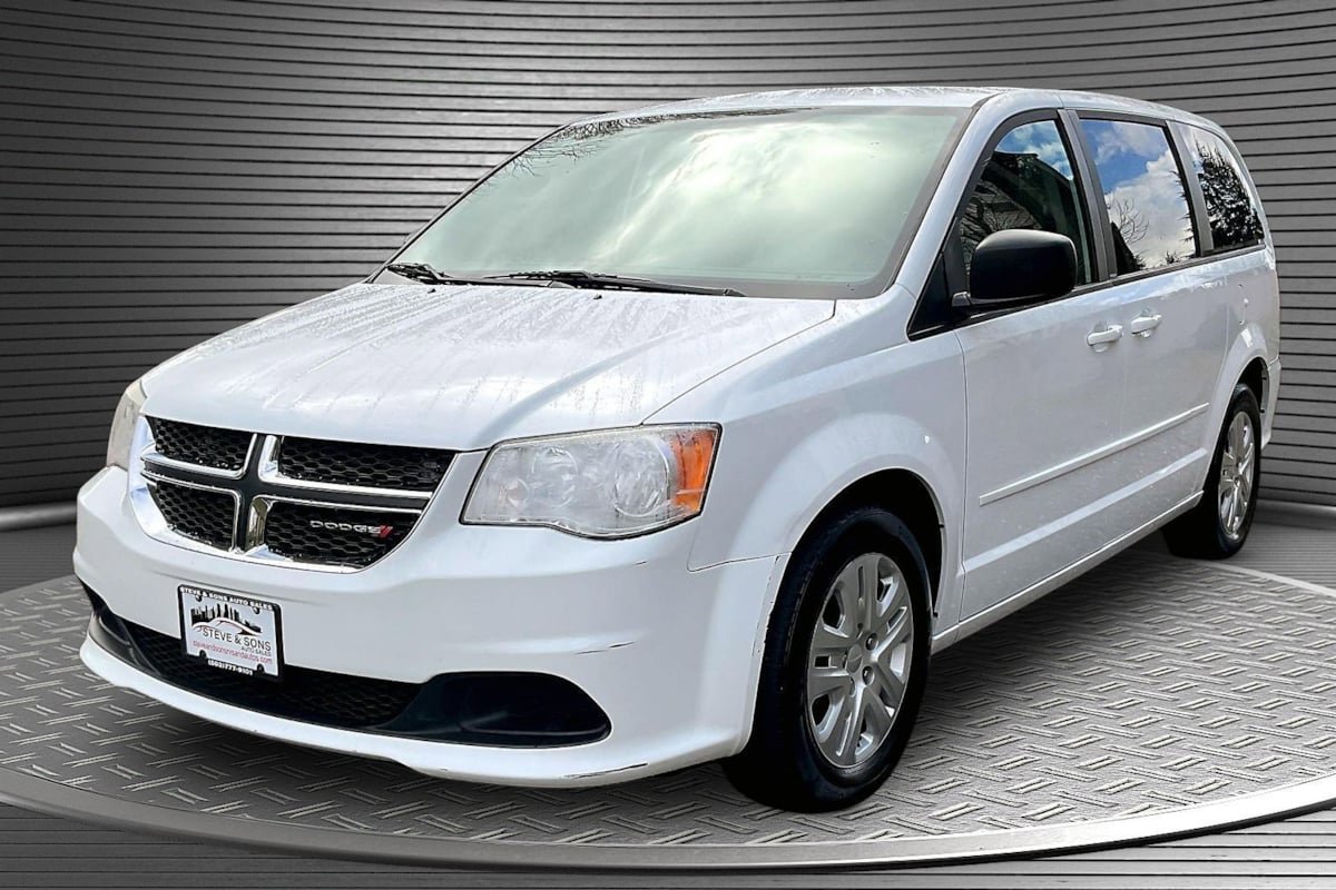 Used 2014 Dodge Grand Caravan SE w/ Quick Order Package 29E SE FWD image 3