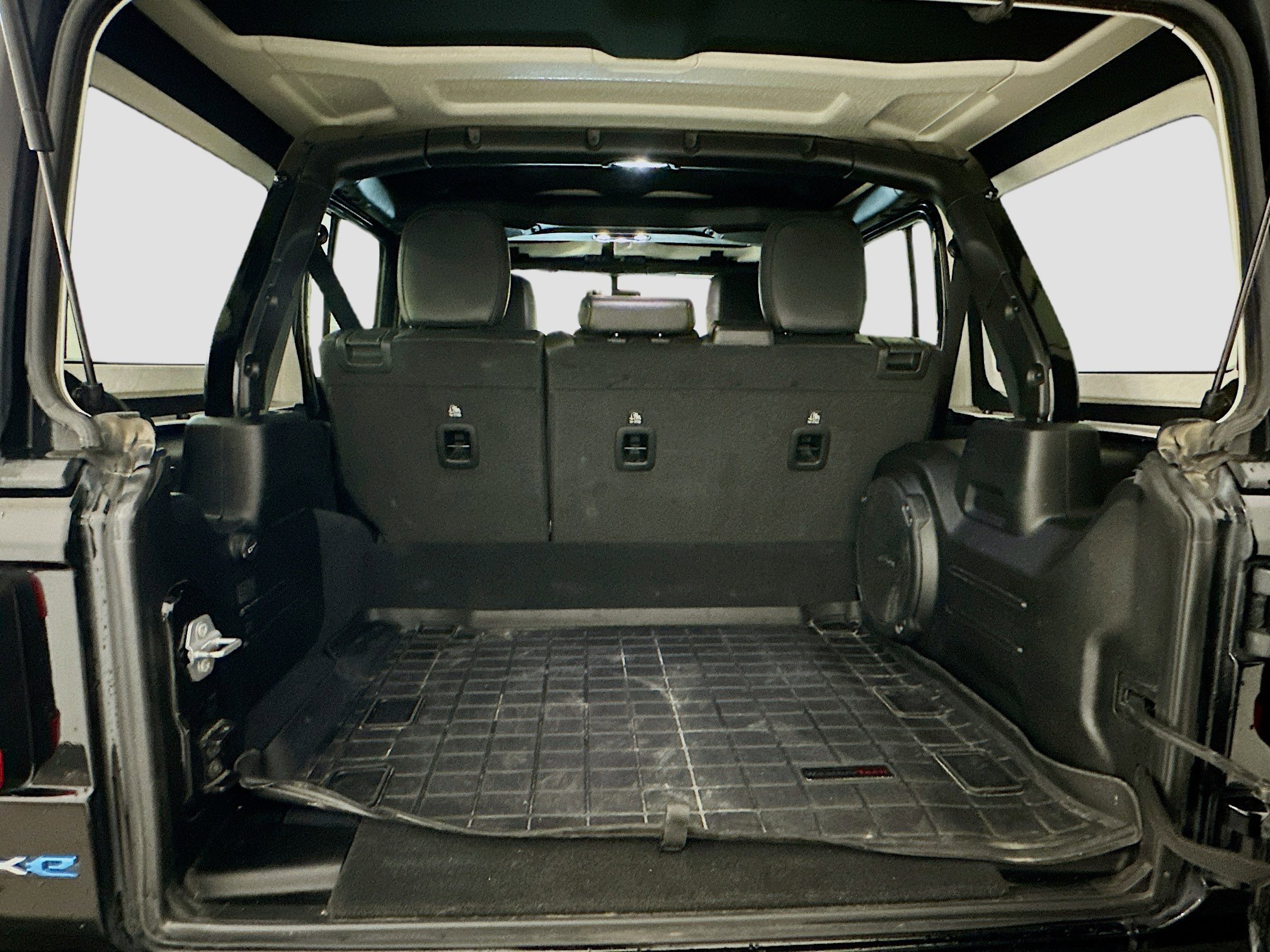 Used 2022 Jeep Wrangler Sahara w/ Cold Weather Group image 30