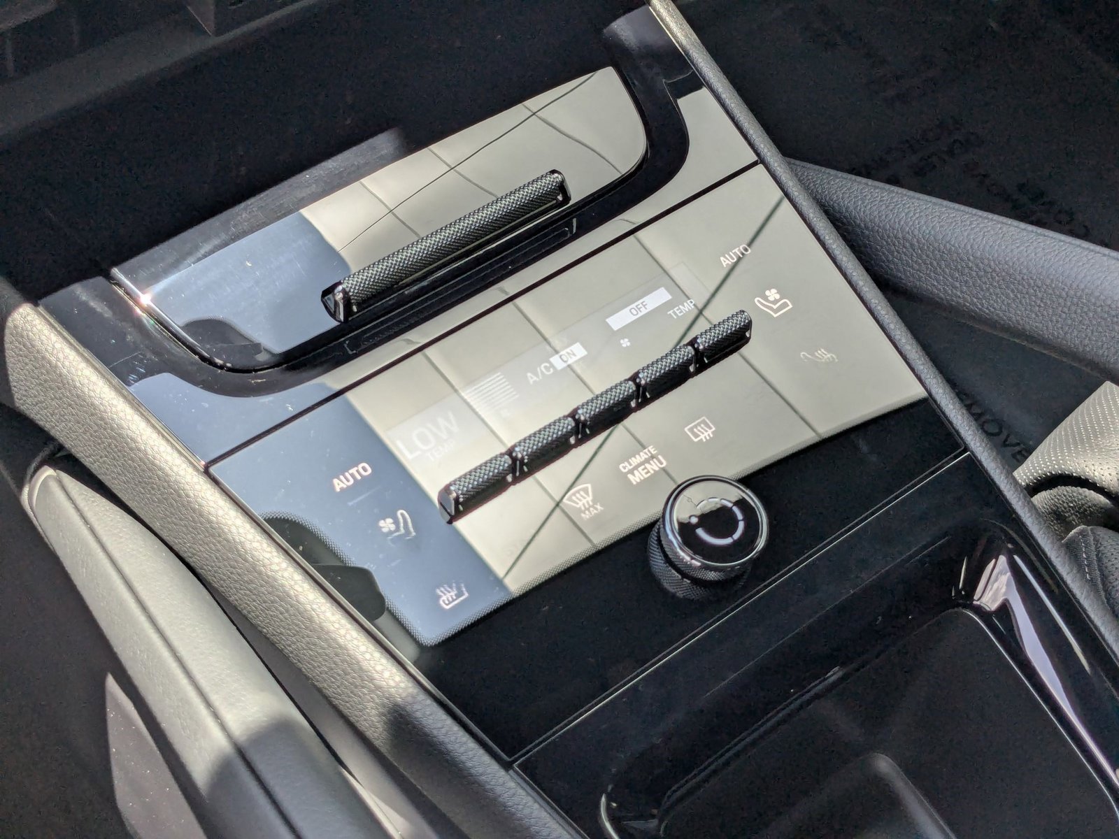 New 2025 Porsche Cayenne image 22