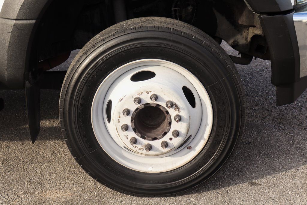 Used 2017 Ford F550 2WD Regular Cab Super Duty image 47