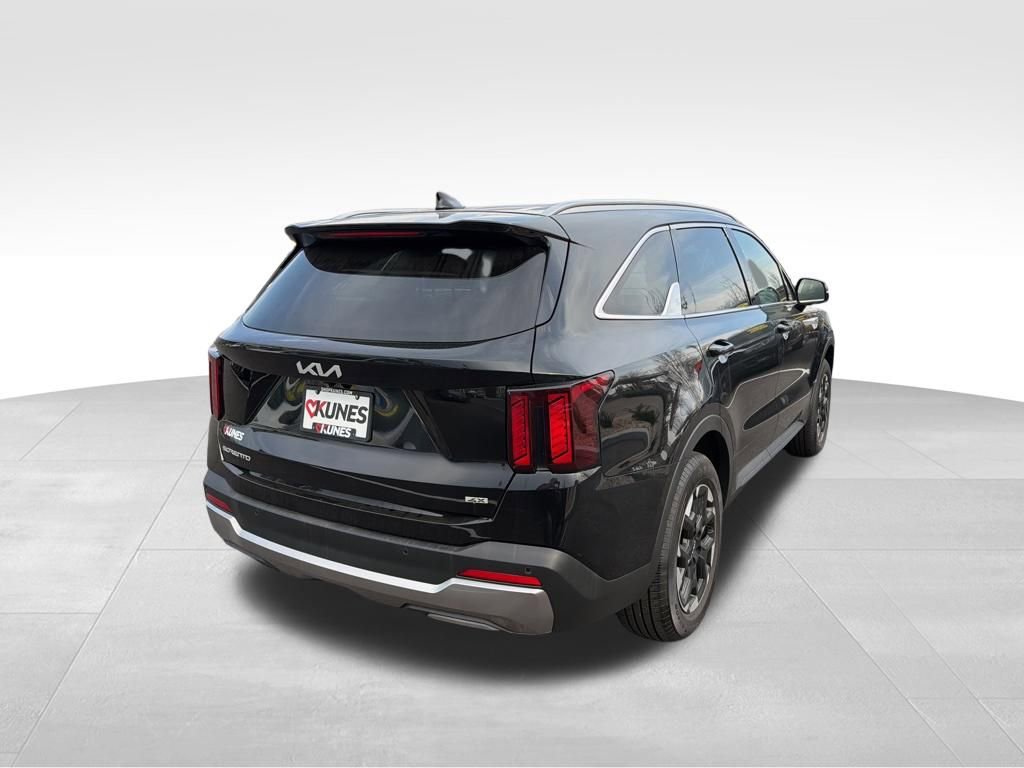 Used 2024 Kia Sorento S image 10